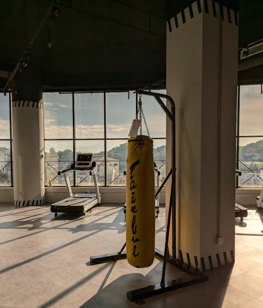 Boxing bag station